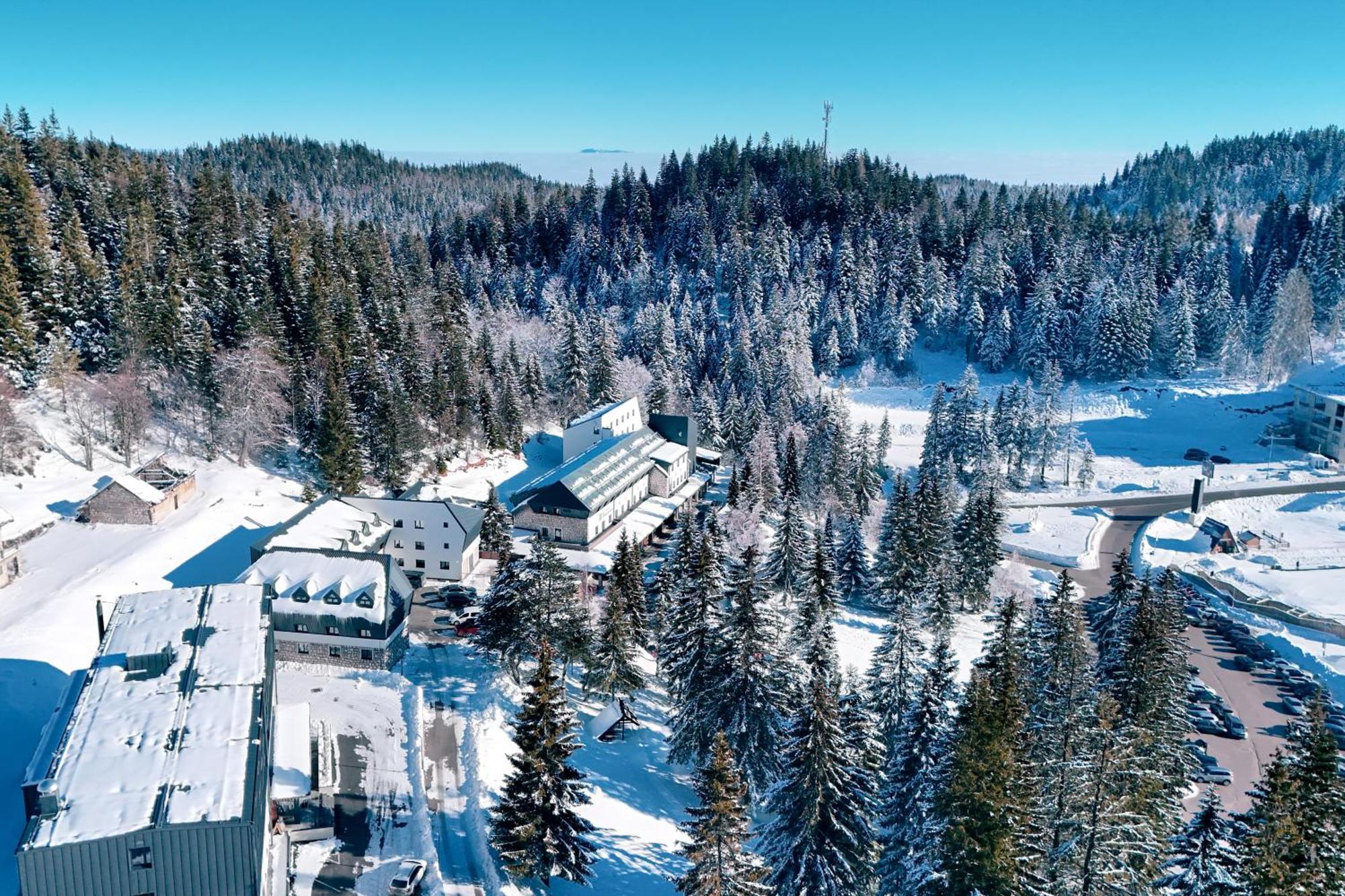 Hotel Rajska Dolina Яхорина Экстерьер фото